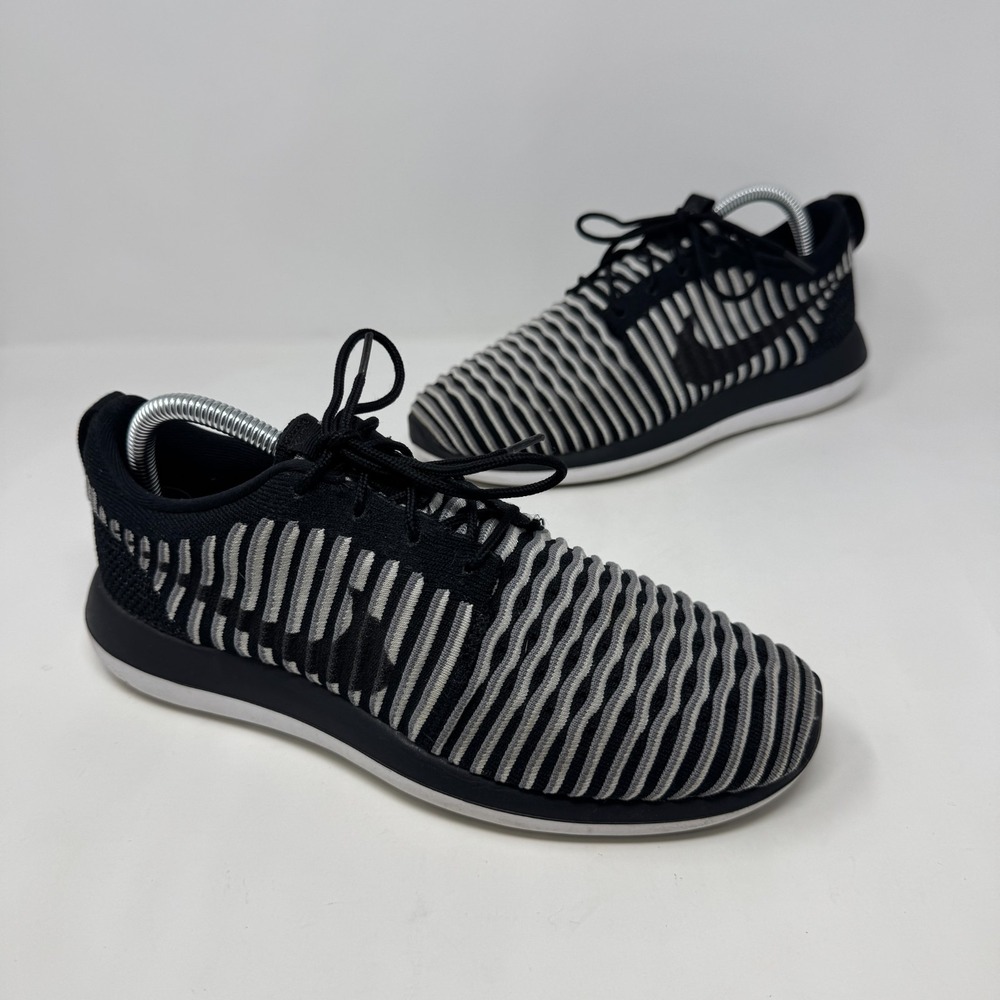Nike Roshe Two Flyknit Black White Sneakers Athletic Shoes 844929-001 Women's 9